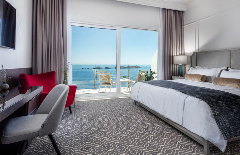 Royal-Palm_Luxury-King-Sea-View-Room_2