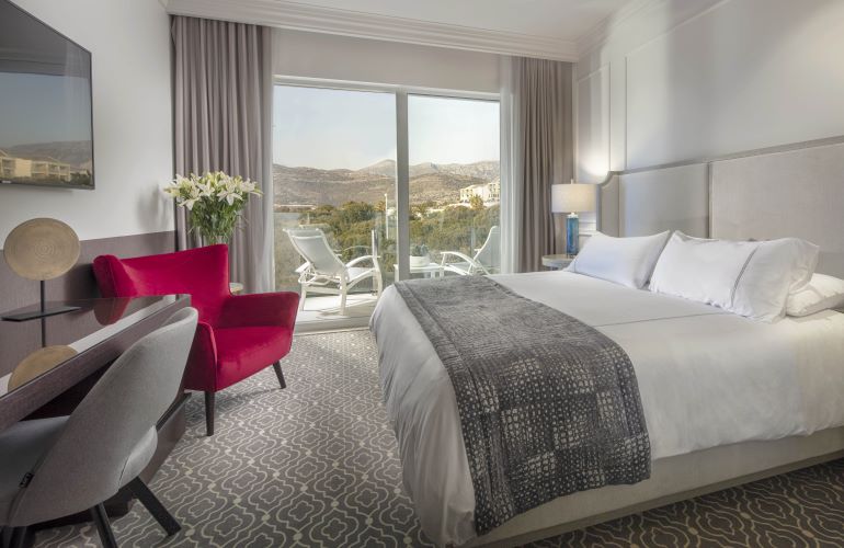 Royal Palm - Luxury King Room with Balcony