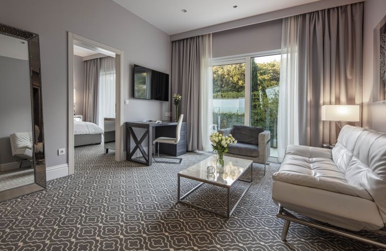 Royal Palm - Superior Suite with Balcony