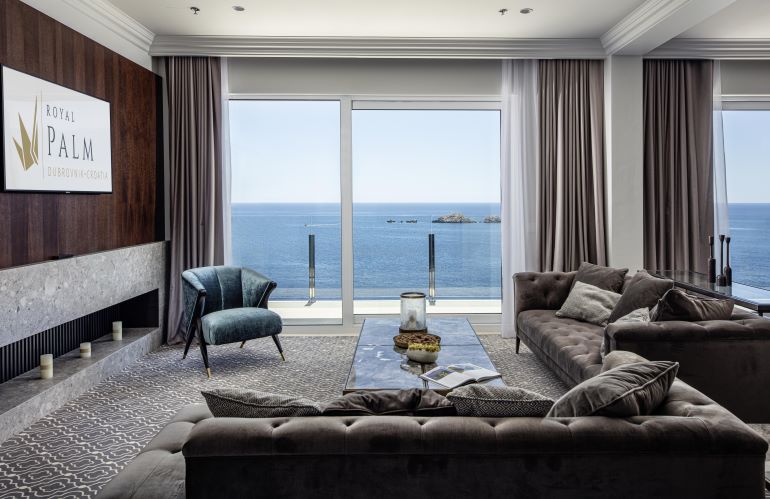 Royal Palm - Superior Presidential Suite - living room